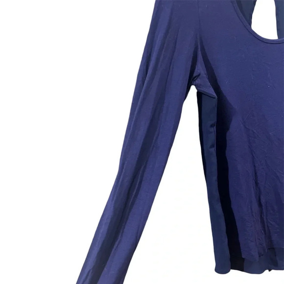 Long sleeve navy blue top with open style back. Buffalo, size Medium. - Picture 3 of 5